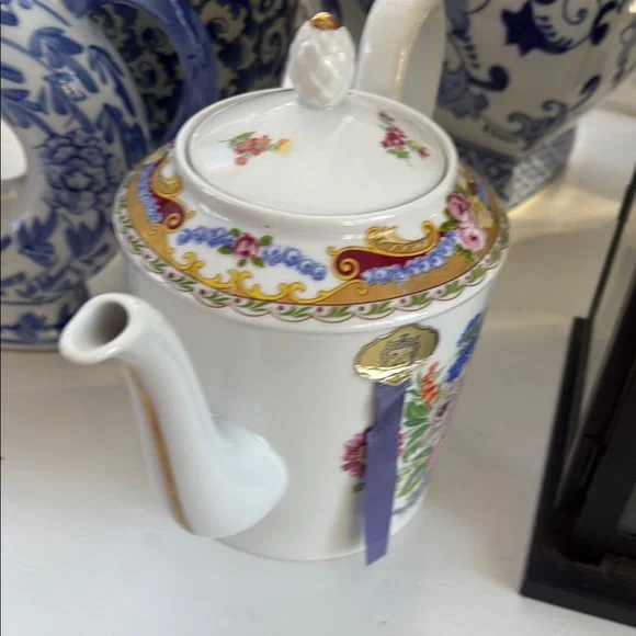 Limoges Floral Teapot White with Multicolor Design Beautiful condition no chips - Picture 6 of 9